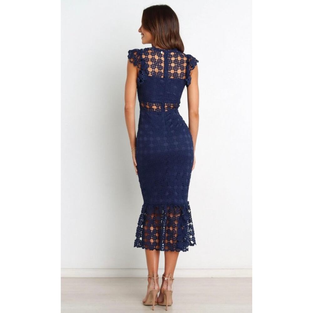 Petal & Pup Lauren Dress Size 8 Navy Crochet Lace Midi Mermaid NWT - Picture 3 of 9